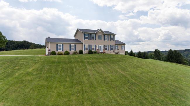 Welcome To 820 Sugar Run Rd!
